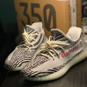 DS Size 9.5 Yeezy Boost 350 V2 Zebra